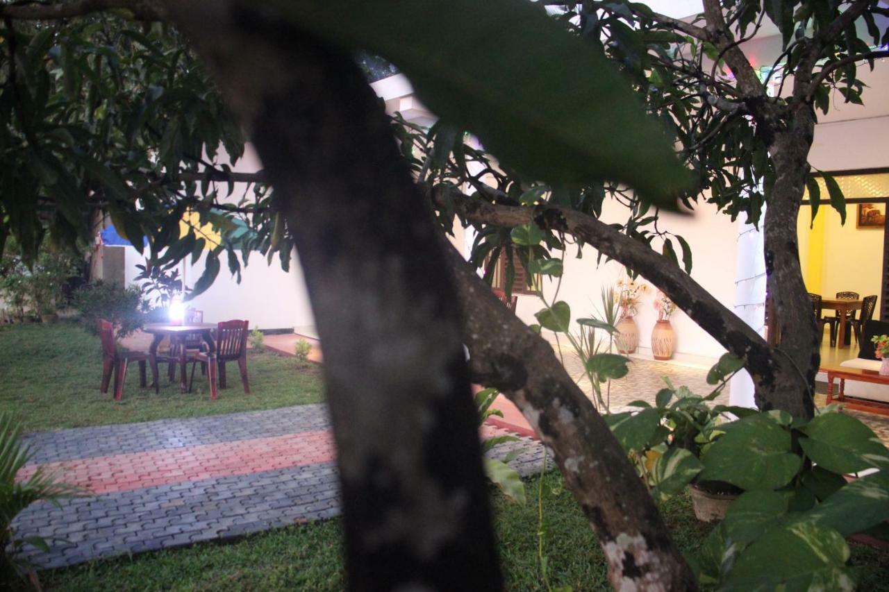 Miheen Hotel & Resort - Anuradhapura Mihintale Esterno foto