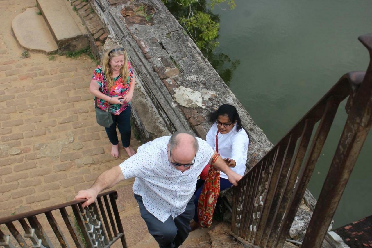 Miheen Hotel & Resort - Anuradhapura Mihintale Esterno foto